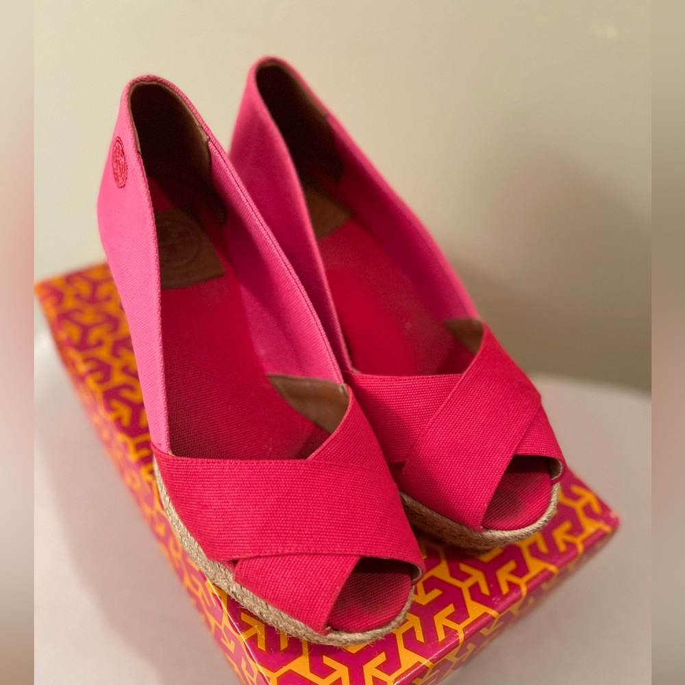 Tory Burch Filipe Wedge, Red|Pink, Size 8.5